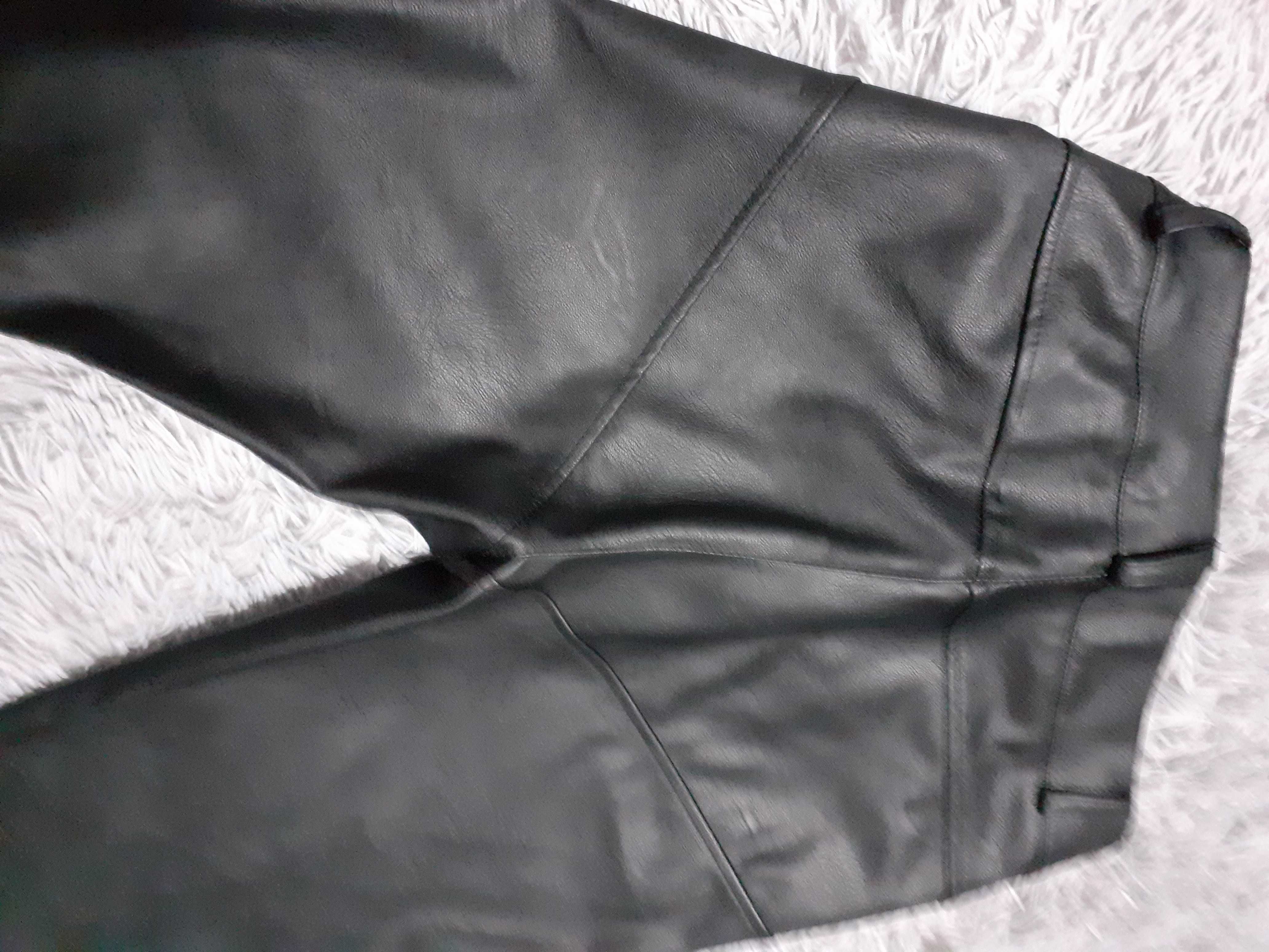 Pantaloni noi, piele eco, usor  elastici
