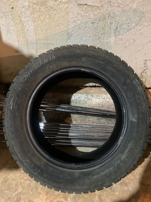 Шины зимние 2шт 215/55/16