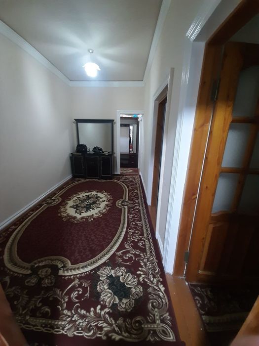 Uy sotiladi, yoki ijara ga beriladi. Saltanat kafe 3 kavat da. 2.xona.