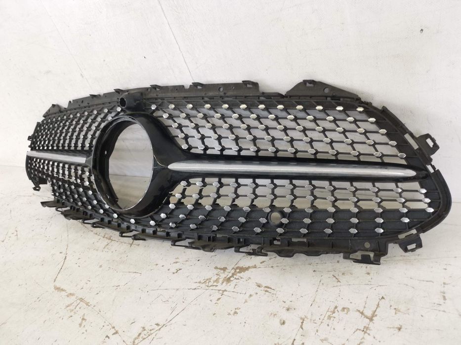 Радиаторна решетка Мерцедес-Бенц ЦЛС-Клас / Mercedes-Benz CLS-Class [