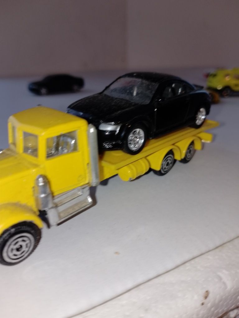 Machete camion transportor
