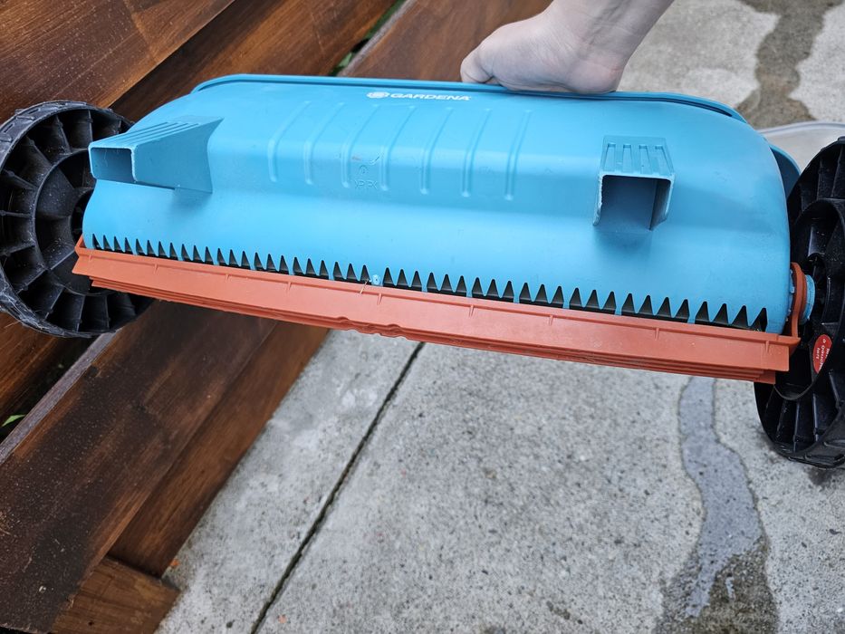 Dispozitiv imprastiere seminte si fertilizant,