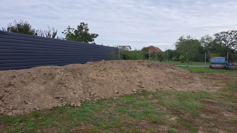 Pamant vegetal curat și mraniță