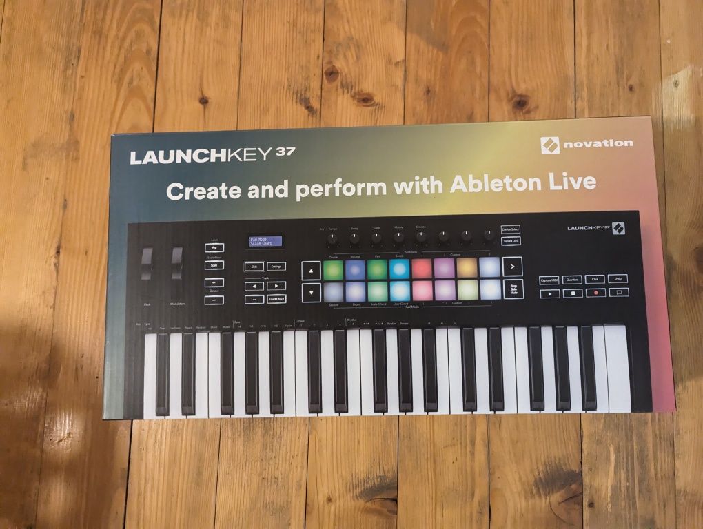 Claviatura Clapa Controller Midi Novation Launchkey 37 MK3 Noua