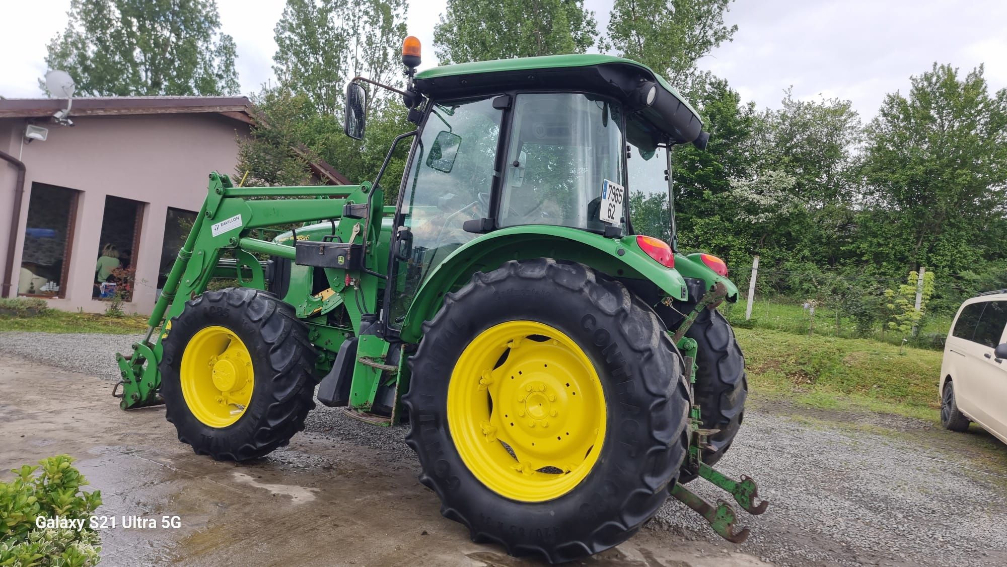 Tractor John Deere 5820 cu încărcător frontal