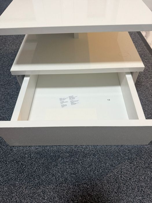 Set noptiere albe pentru dormitor