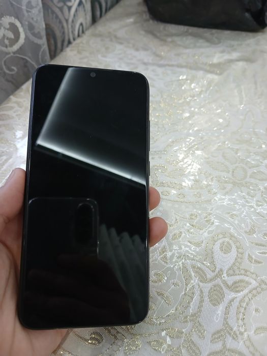 Redmi Note 7 telefoni sotiladi