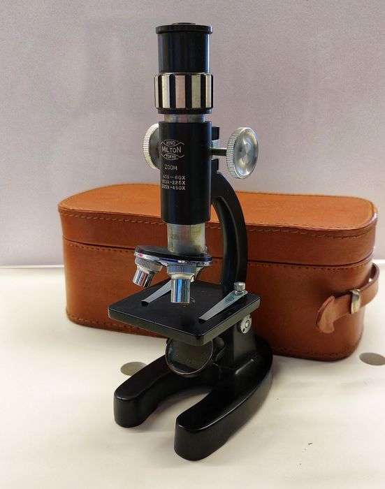 Стар японски микроскоп