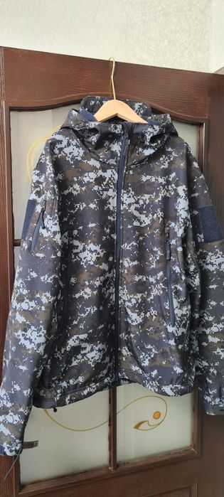 Продам куртку камуфляжную