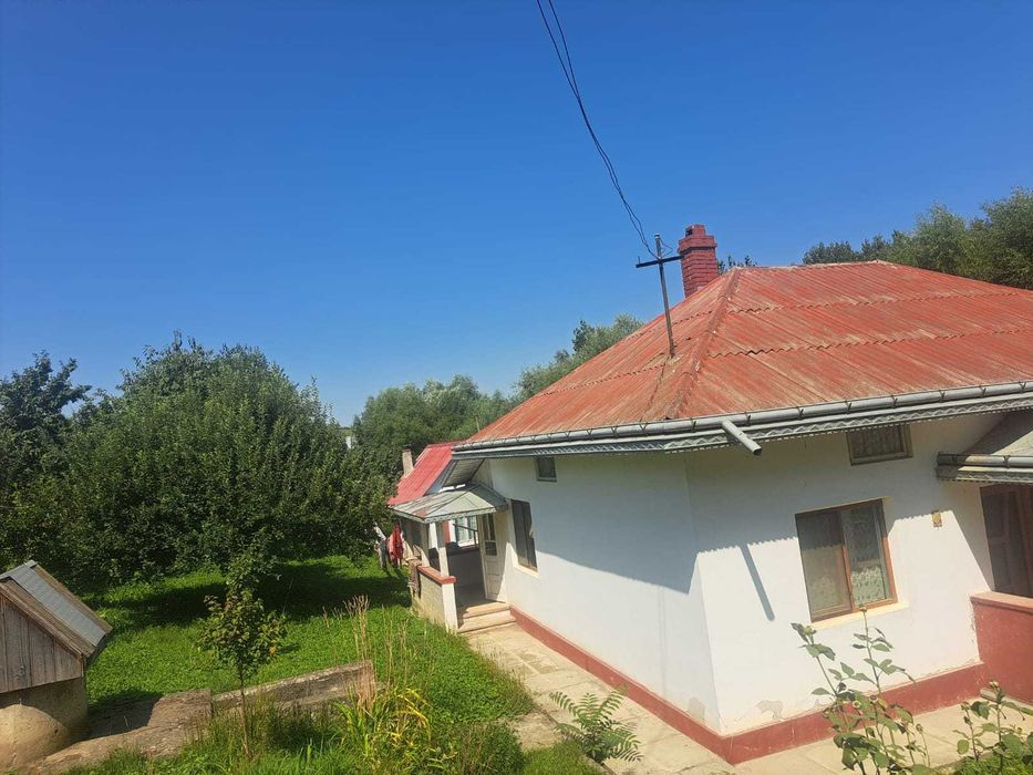 Vând casa în  sat Giurgesti,com.Vulturesti, jud.Suceava