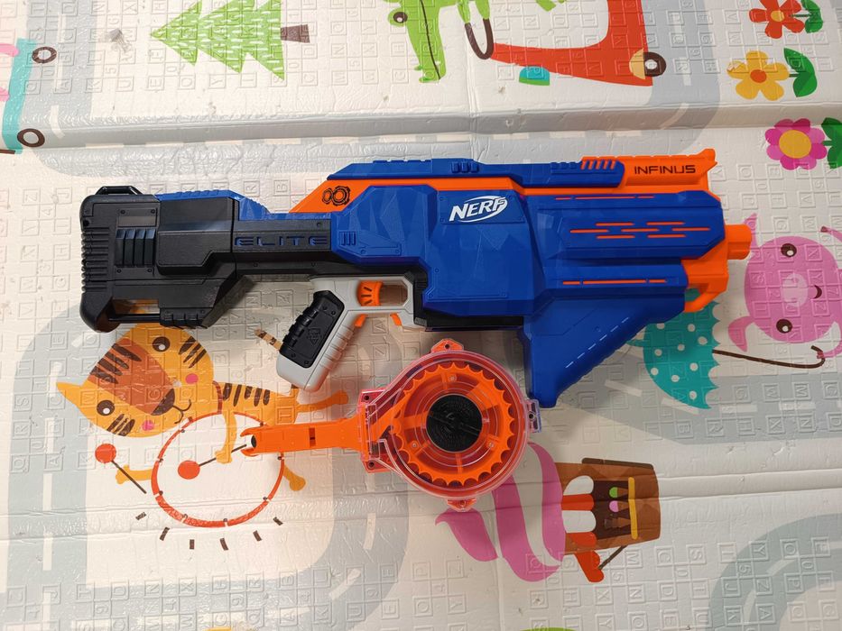 Nerf infinus elite blaster