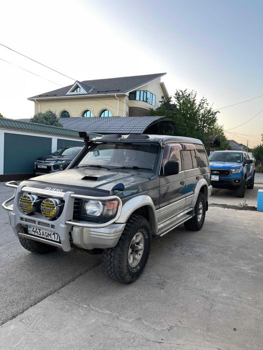Mitsubishi Pajero 2