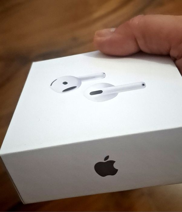 Apple AirPods 4 cu Active Noise Cancellation