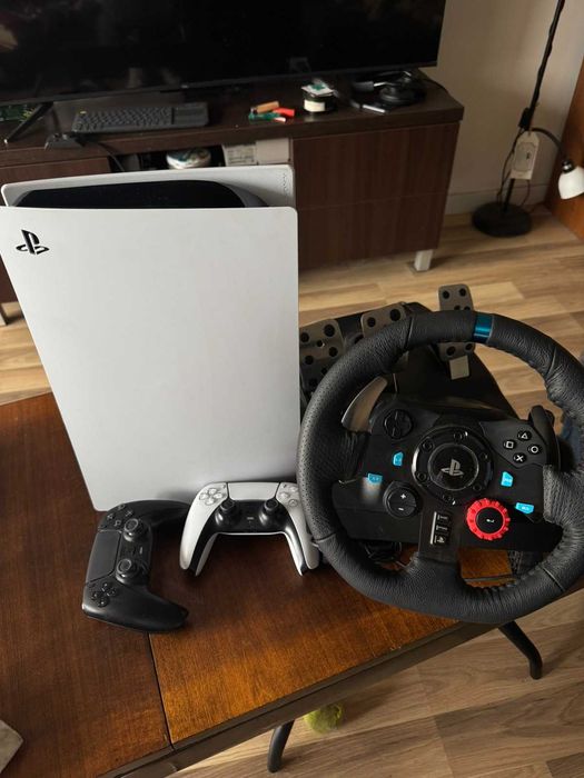 Волан Logitech G29 + педали, като нов!