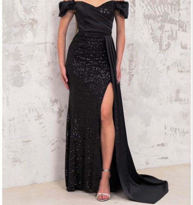 Официална Рокля.