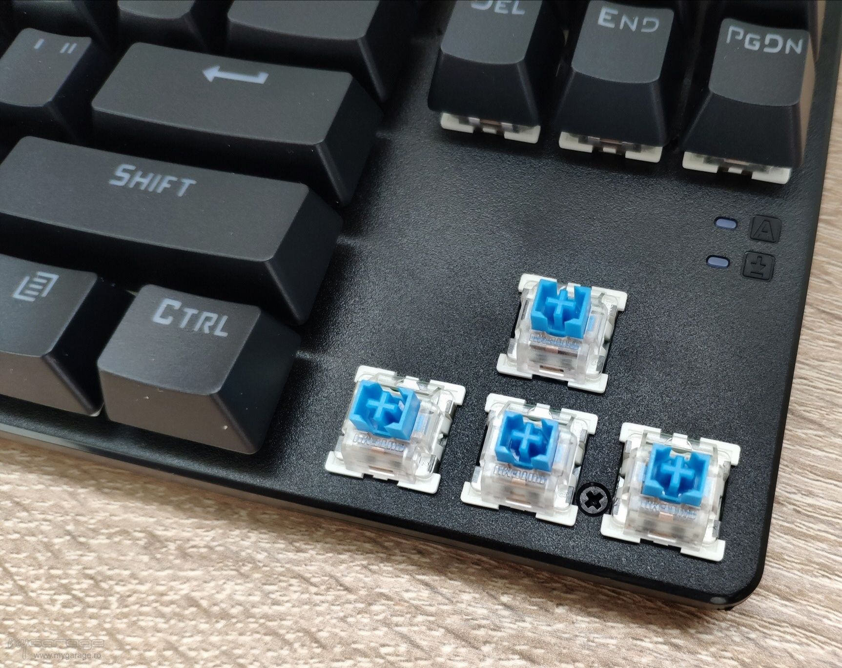 Tastatura mecanica Blue Switch 75%