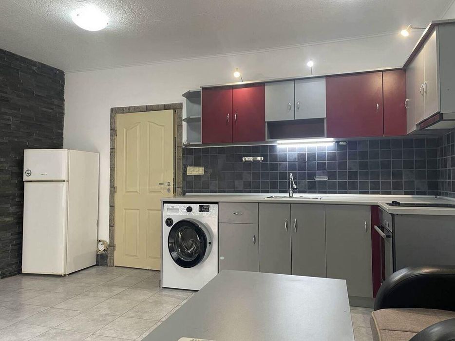 Дава се под наем Двустаен апартамент в Бургас, Лазур - 71 кв.м за 459 € - Снимка #1