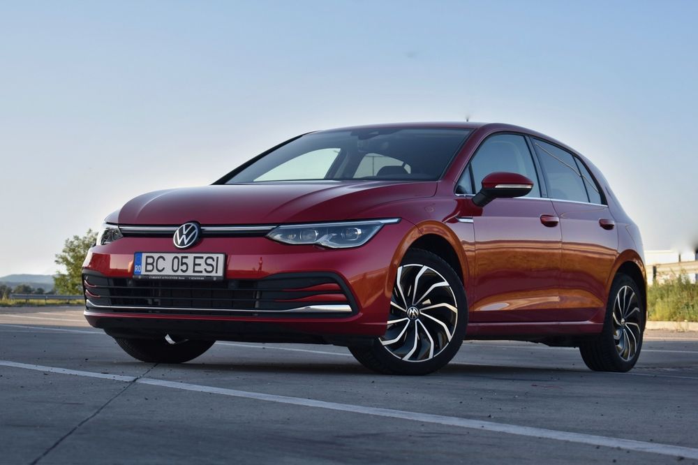 Volkswagen Golf 8 1.5 eTSI DSG | 2023 | 15.000 km | automată Impecabil