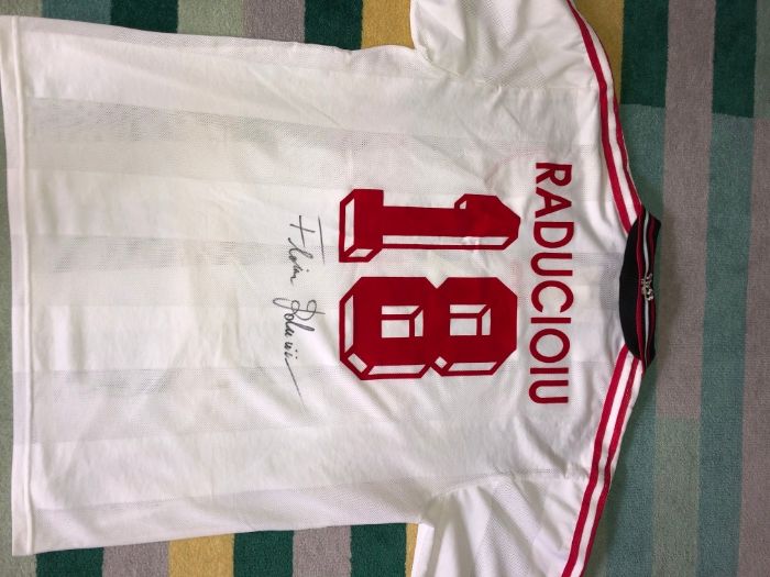 Florin Raducioiu tricou de joc semnat de acesta