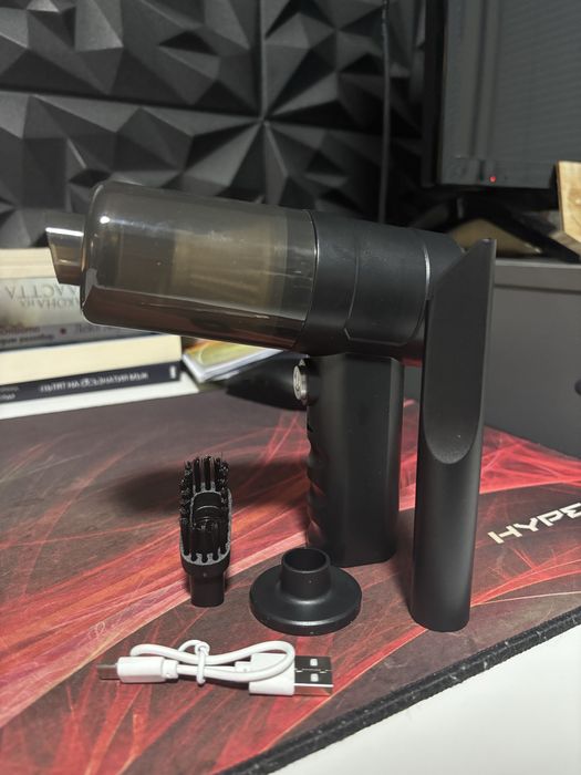 Малка прахосмукачка за кола или дом