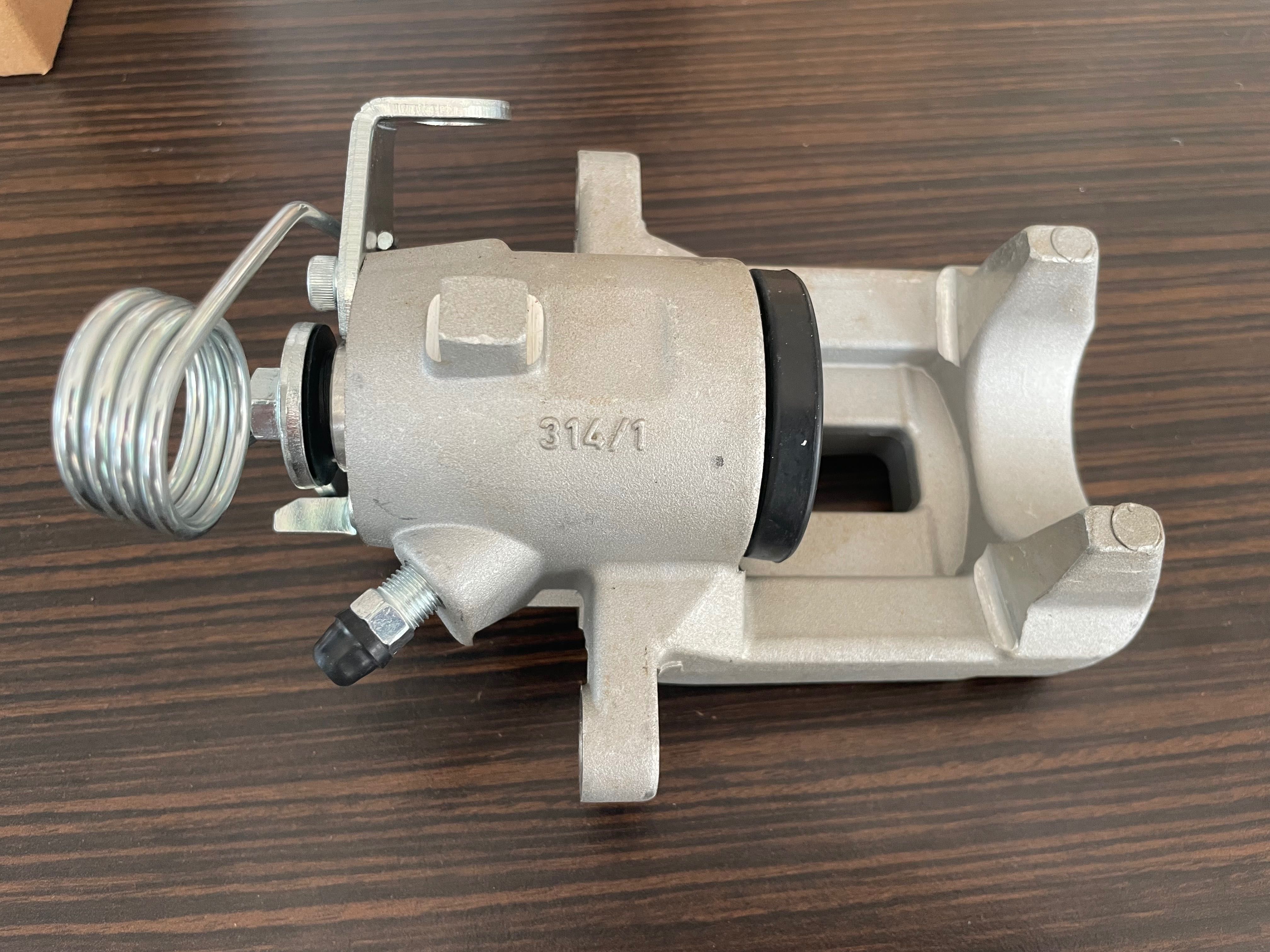 НОВИ Задни спирачни апарати Audi A3 Golf 4 Seat Leon Skoda Octavia