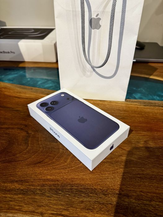 iPhone 17 Pro Max 256GB Deep Blue