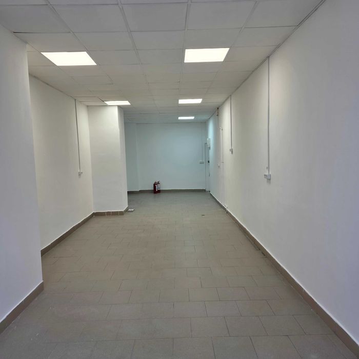 spatiu comercial de vanzare 65 mp  , vis a vis de gara