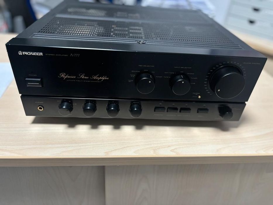 Pioneer A 777 stereo hi fi amplifier