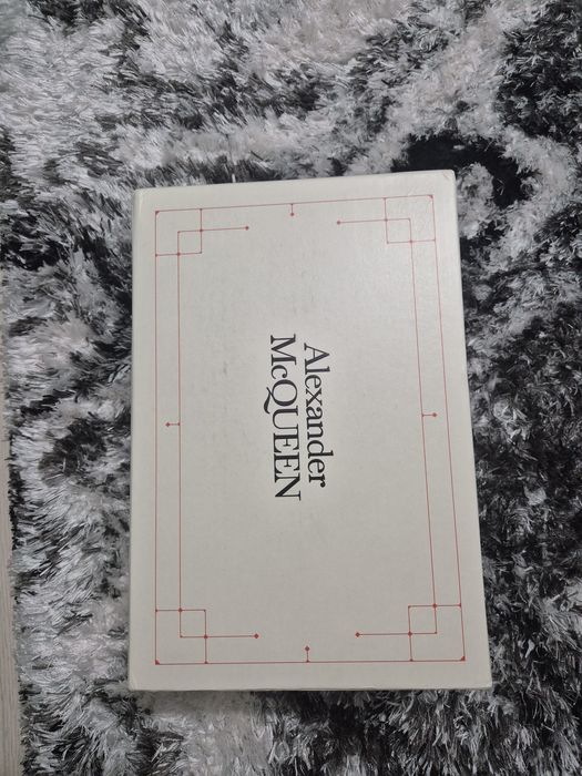 Alexander McQueen 45/46