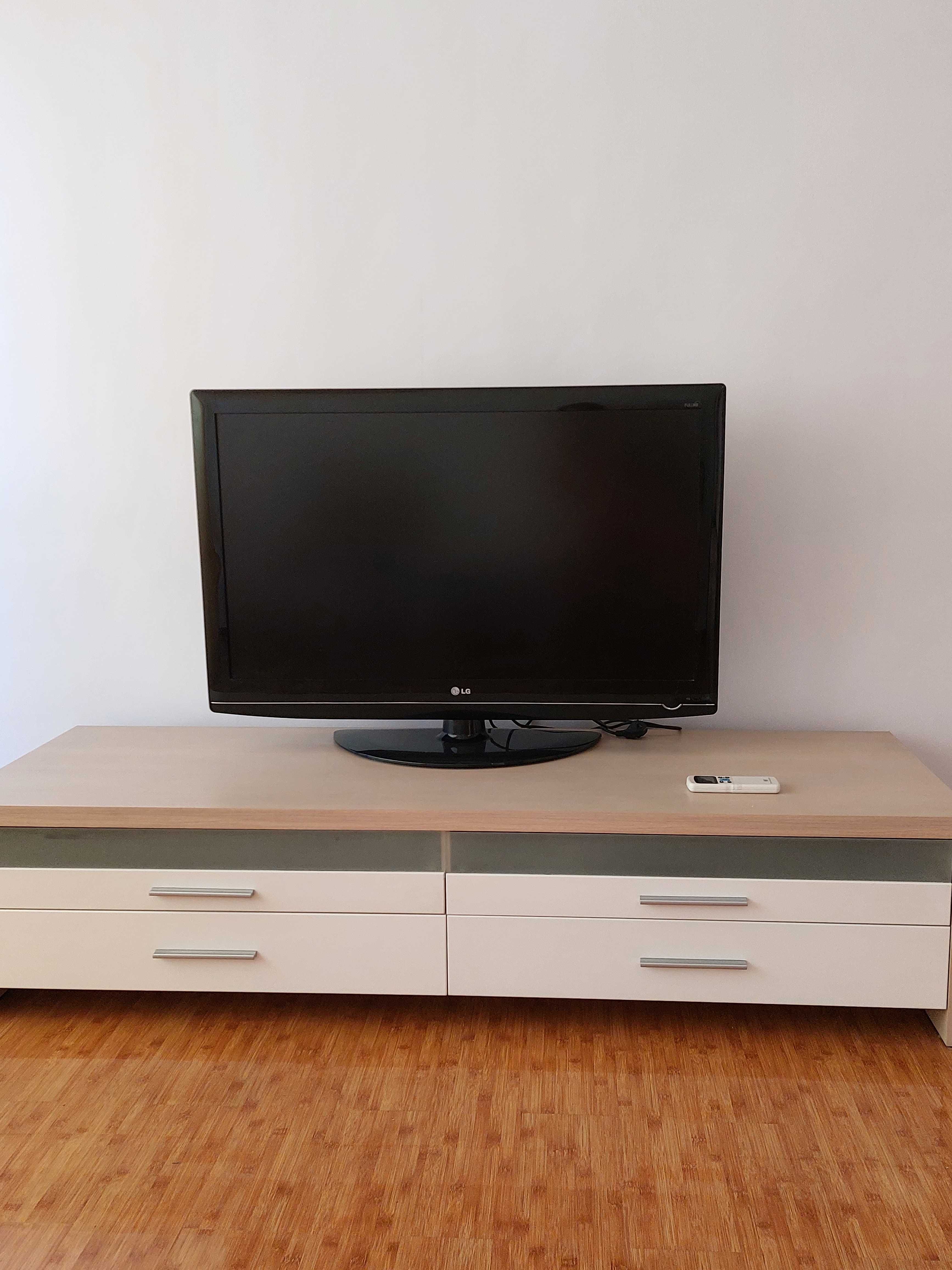 LGTV LG 42LG5000 si comoda TV(si separat)
