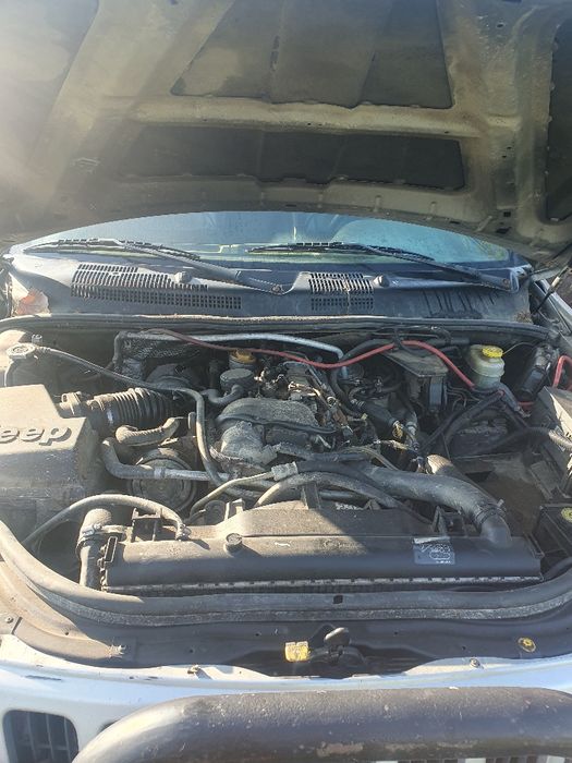 Vând 2 jeep grand cherokee 2.7 crd wj