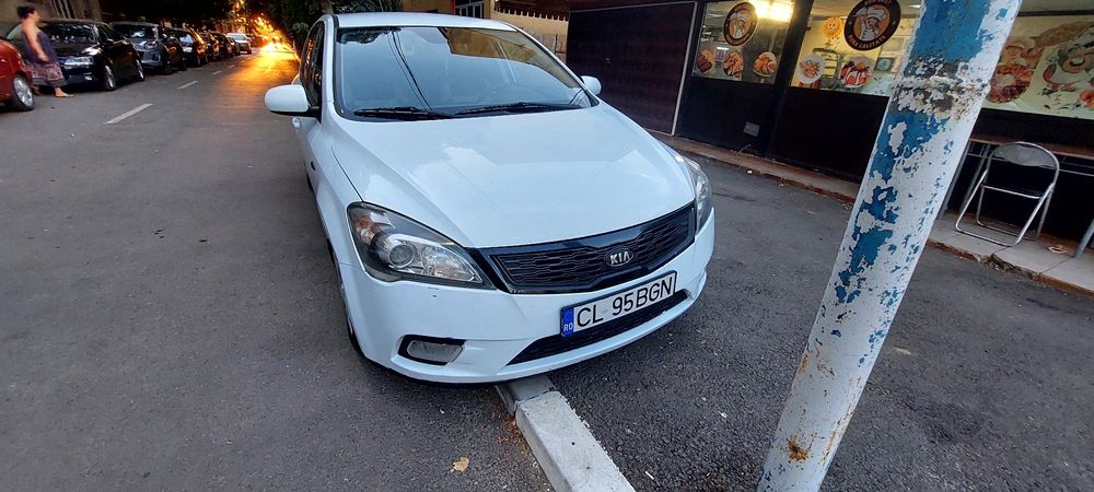 Vand Kia Ceed 1.6 crdi 2011