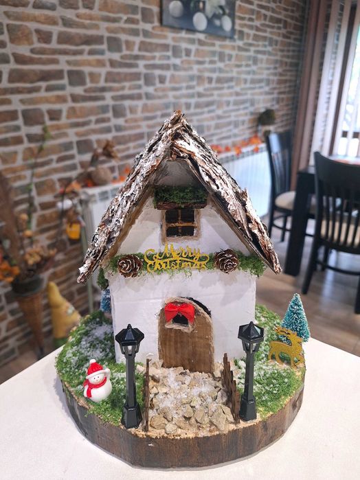 Ръчно изработена коледна декорация