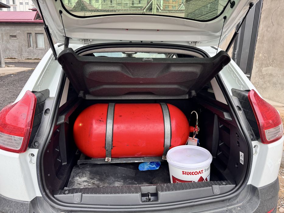 Lada XRaey.  2020 Praber 100000