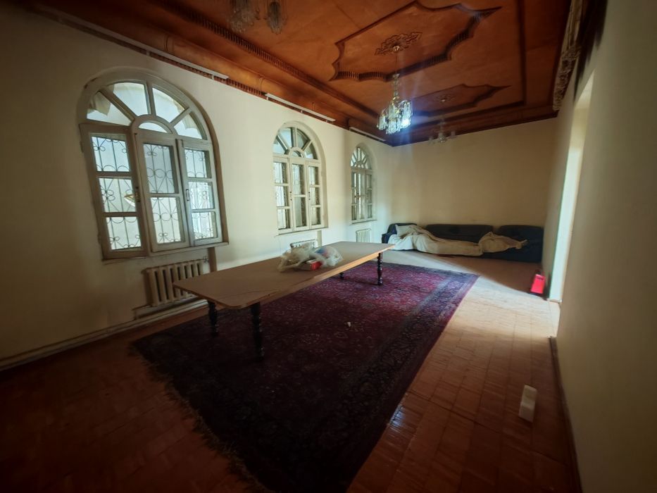 Remont talab mustahkam hovli sotiladi — Nazarbek, Xarakat