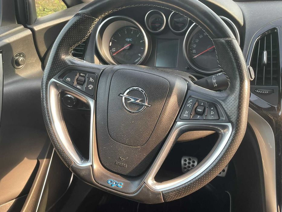 Opel Astra J GTC OPC - 70000km - 330cp