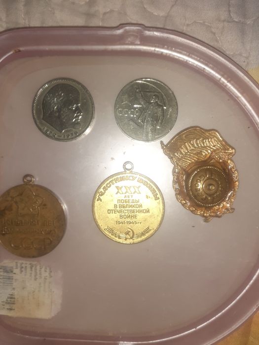 продаются монеты СССР  по 100000 т.сум медали договорная писать сюда