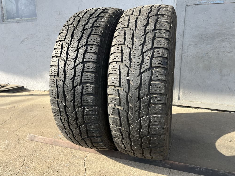 2 бр. гуми за бус 195/70/15C Nokian 6 mm DOT 1817