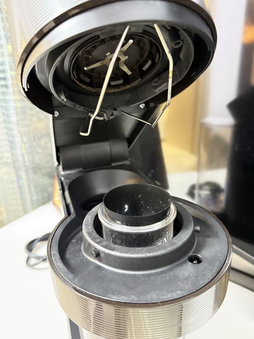 Vand aparat cafea Nespresso vertuo