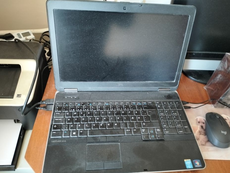 Лаптоп dell продава се