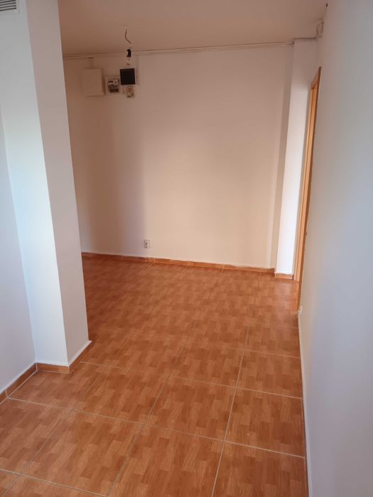 Închiriez spațiu comercial 55m²