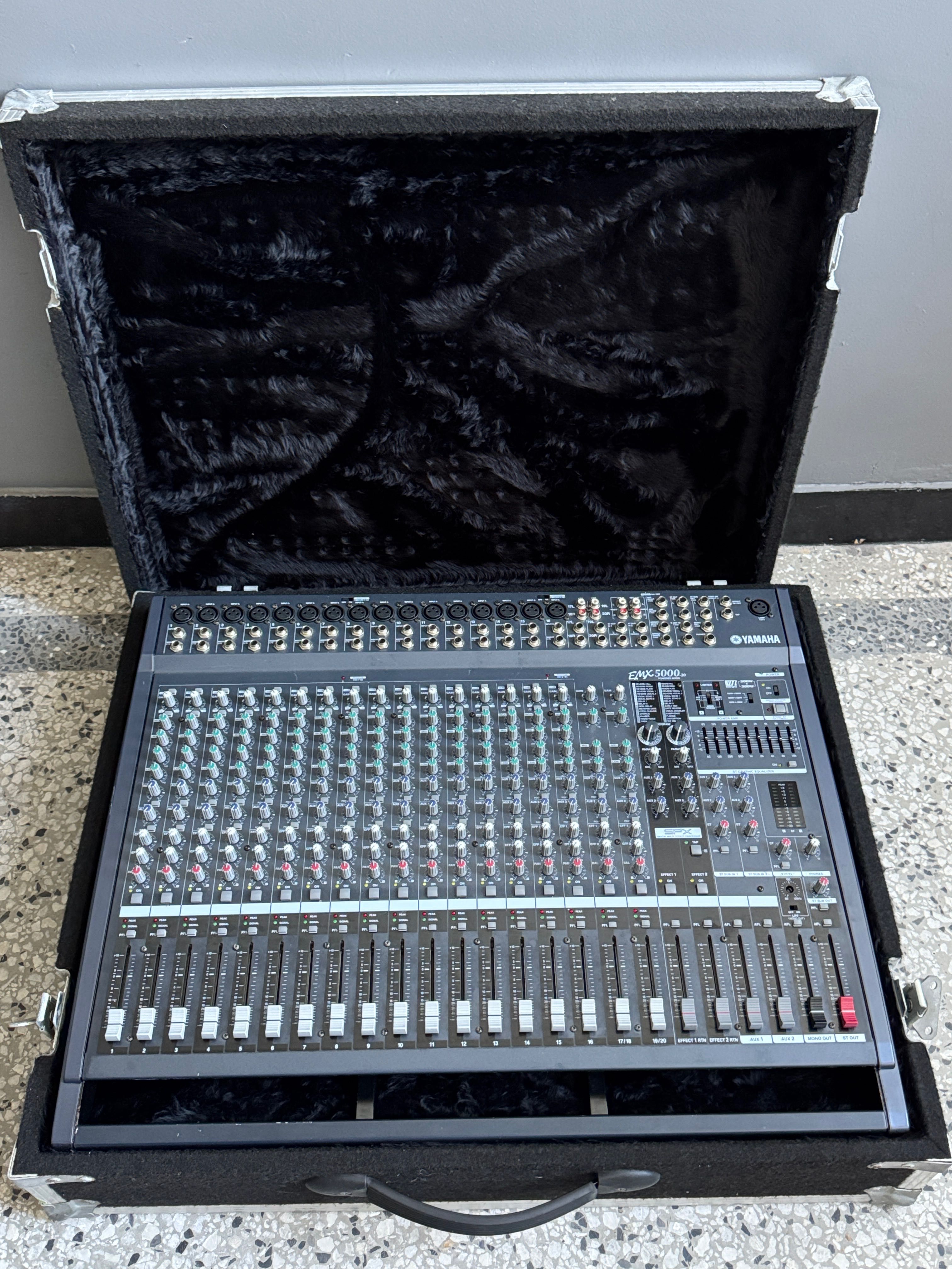 Пулт Yamaha EMX 5000 Power Mixer