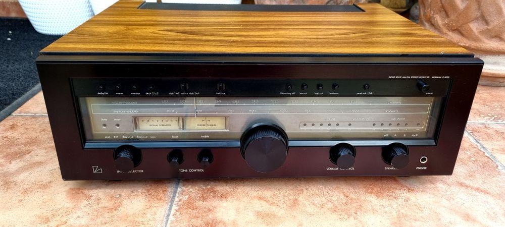 Luxman R 1050  High Fidelity Receiver