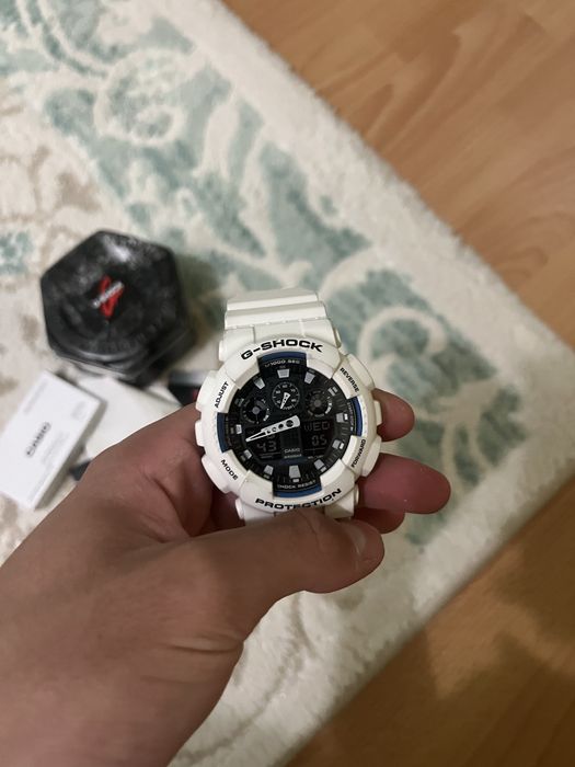 Часовник G-shock