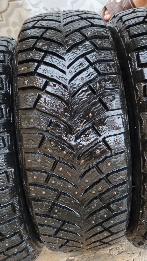 MICHELIN X-Ice North 4 185/65 R15 92T с шипами