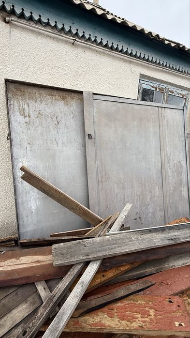 Ворота каждый по 100 кг