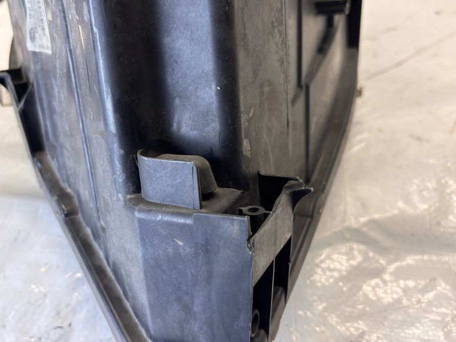 Mercedes-Benz W906 десен фар