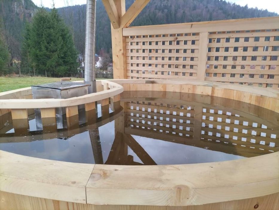 Cabana de inchiriat cu ciubar in Lunca Bradului- 12pers