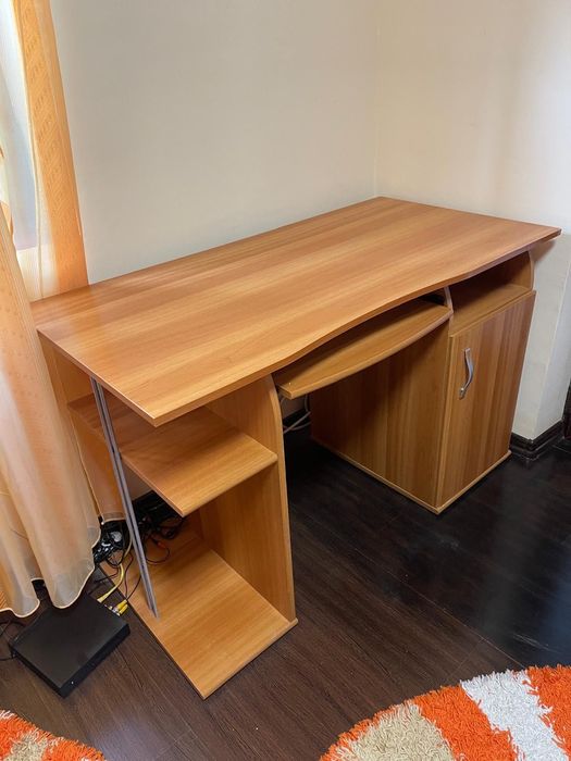 Birou LEM’S, în stare foarte bună, ideal pentru computer și școală