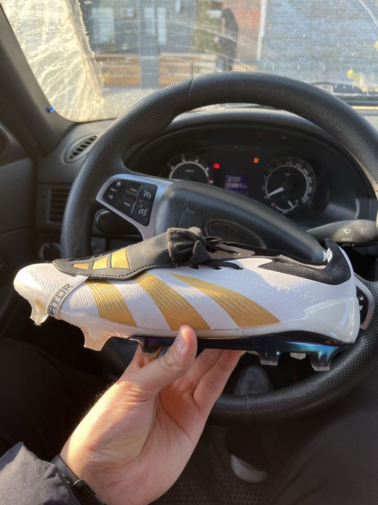Бутсы Adidas Predator